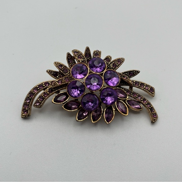 Jewelry - Vintage Gold-tone Flower-shaped Amethyst Brooch